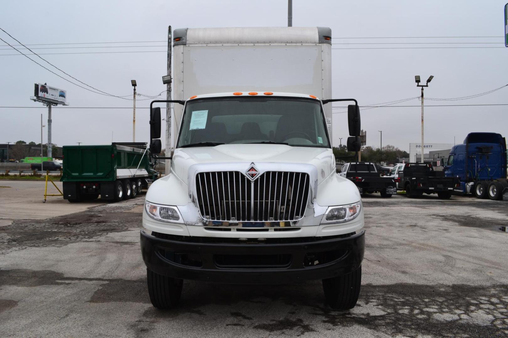 2016 WHITE /GRAY INTERNATIONAL 4300 (1HTMMMML5GH) with an CUMMINS B6.7L 240HP engine, ALLISON 2100HS AUTOMATIC transmission, located at 9172 North Fwy, Houston, TX, 77037, (713) 910-6868, 29.887470, -95.411903 - Photo#1