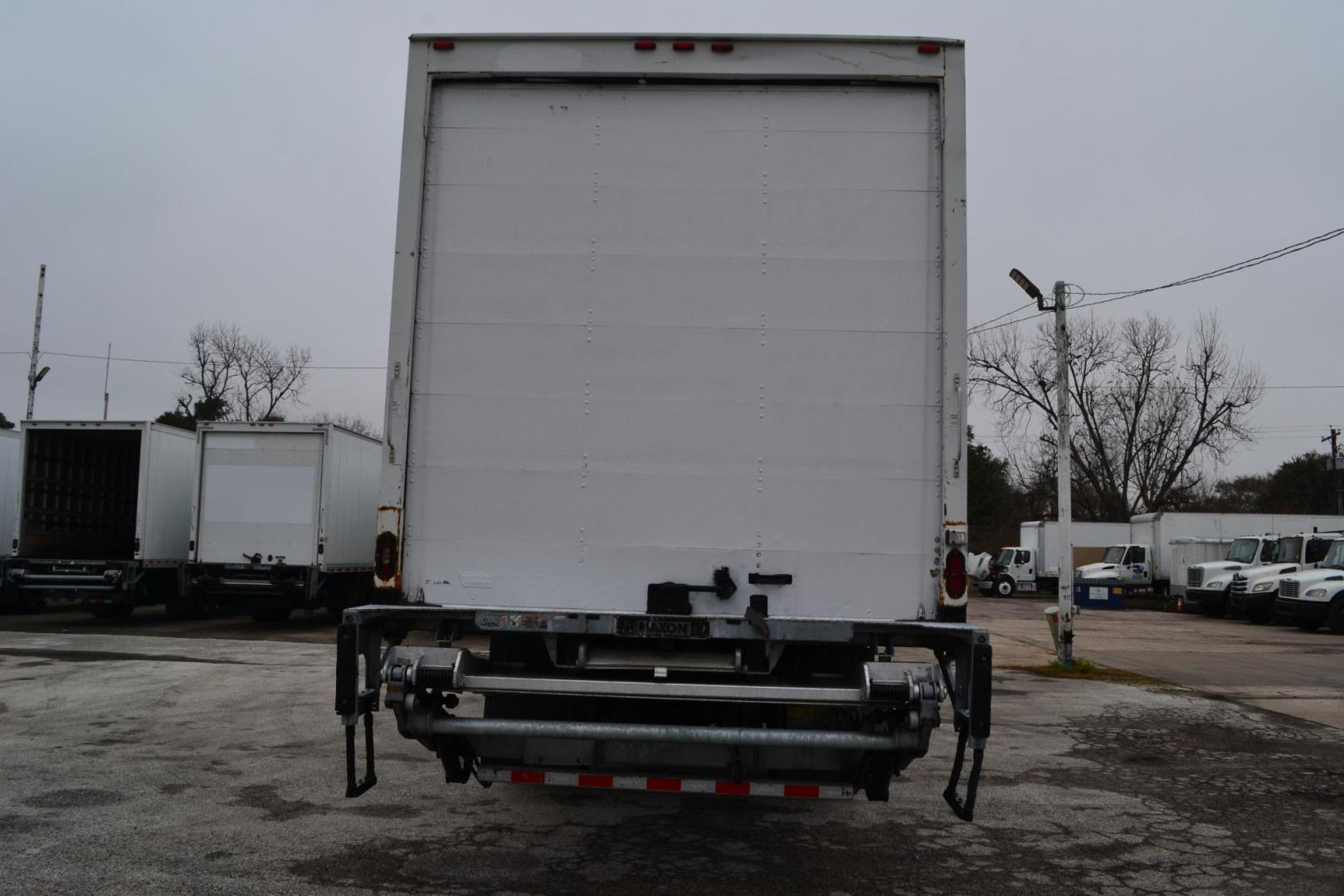 2016 WHITE /GRAY INTERNATIONAL 4300 (1HTMMMML5GH) with an CUMMINS B6.7L 240HP engine, ALLISON 2100HS AUTOMATIC transmission, located at 9172 North Fwy, Houston, TX, 77037, (713) 910-6868, 29.887470, -95.411903 - Photo#5