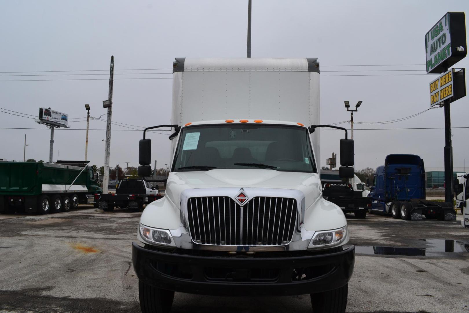 2022 WHITE /GRAY INTERNATIONAL MV 607 (3HAEUMML7NL) with an CUMMINS B6.7L 240HP engine, ALLISON 2500RDS AUTOMATIC transmission, located at 9172 North Fwy, Houston, TX, 77037, (713) 910-6868, 29.887470, -95.411903 - Photo#1