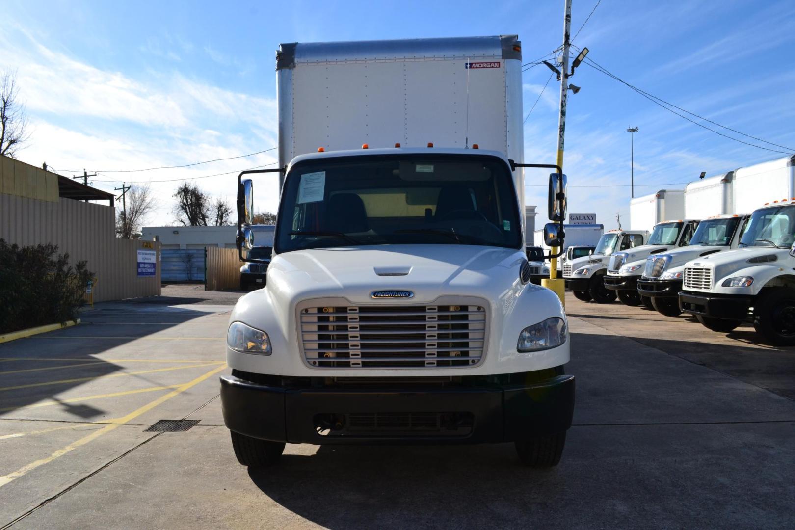 2020 WHITE /BLACK FREIGHTLINER M2-106 (3ALACWFC0LD) with an CUMMINS B6.7L 240HP engine, ALLISON 2500RDS AUTOMATIC transmission, located at 9172 North Fwy, Houston, TX, 77037, (713) 910-6868, 29.887470, -95.411903 - 26,000 LB GVWR NON CDL, MORGAN 26 FT BOX, HEIGHT 103" X WIDTH 102", SPRING RIDE SUSPENSION, MAXON 3,000 LB CAPACITY ALUMINUM LIFT GATE, 90 GALLON FUEL TANK, POWER WINDOWS, LOCKS & MIRRORS - Photo#1