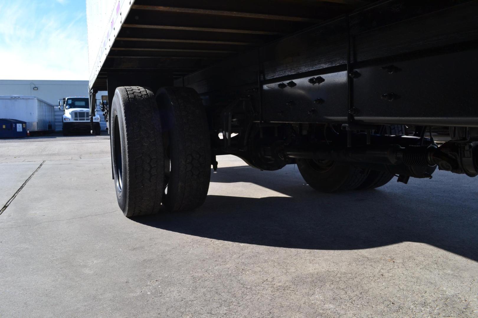 2020 WHITE /BLACK FREIGHTLINER M2-106 (3ALACWFC0LD) with an CUMMINS B6.7L 240HP engine, ALLISON 2500RDS AUTOMATIC transmission, located at 9172 North Fwy, Houston, TX, 77037, (713) 910-6868, 29.887470, -95.411903 - 26,000 LB GVWR NON CDL, MORGAN 26 FT BOX, HEIGHT 103" X WIDTH 102", SPRING RIDE SUSPENSION, MAXON 3,000 LB CAPACITY ALUMINUM LIFT GATE, 90 GALLON FUEL TANK, POWER WINDOWS, LOCKS & MIRRORS - Photo#9