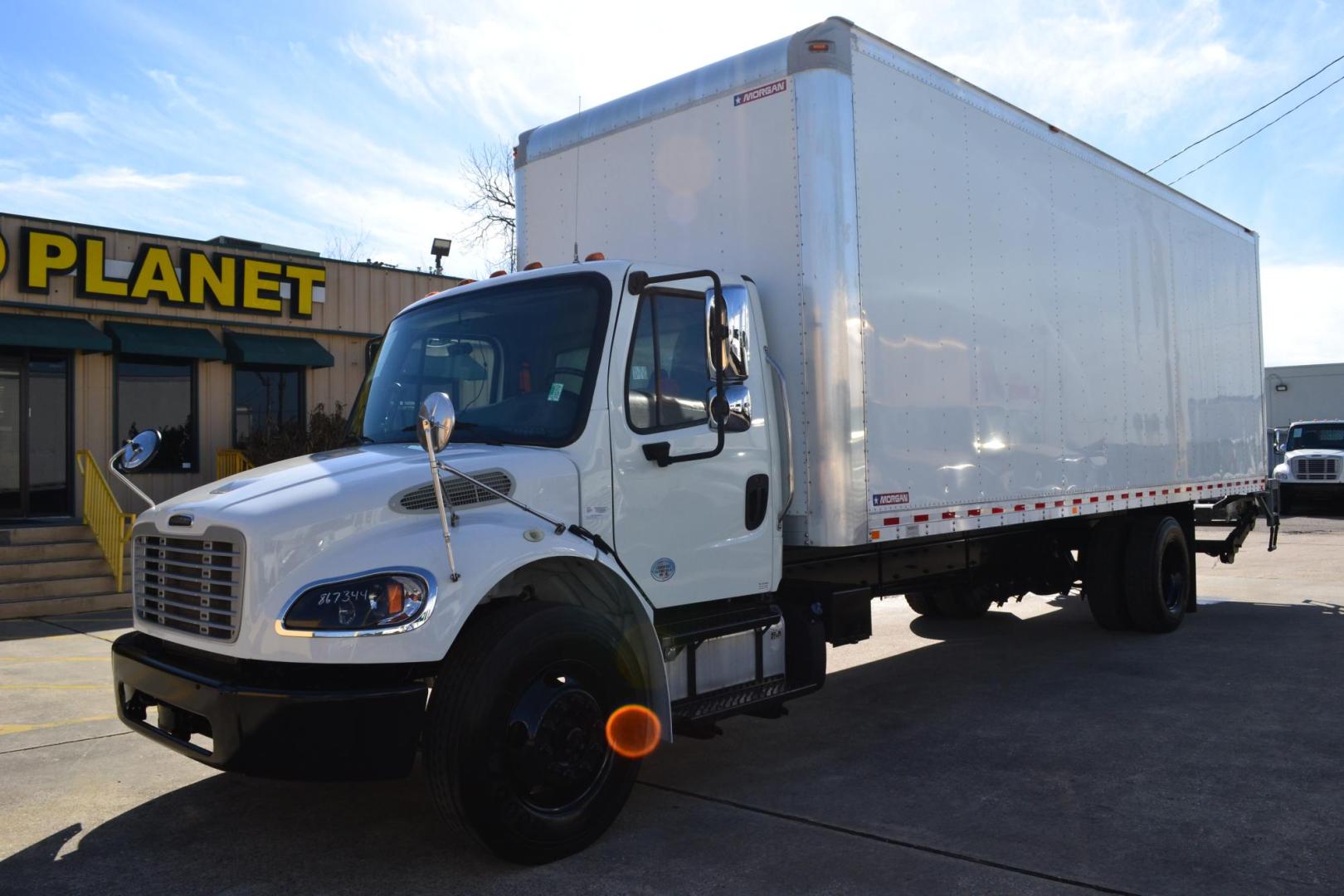 2019 WHITE /BLACK FREIGHTLINER M2-106 (3ALACWFC9KD) with an CUMMINS B6.7L 240HP engine, ALLISON 2500RDS AUTOMATIC transmission, located at 9172 North Fwy, Houston, TX, 77037, (713) 910-6868, 29.887470, -95.411903 - 26,000 LB GVWR NON CDL, MORGAN 26FT BOX, HEIGHT 103" X WIDTH 102", MAXON 3,000 LB CAPACITY ALUMINUM LIFT GATE, AIR RIDE SUSPENSION, 90 GALLON FUEL TANK, EXHAUST BRAKE, COLLISION MITIGATION WITH LANE ASSIST, POWER WINDOWS & LOCKS - Photo#0