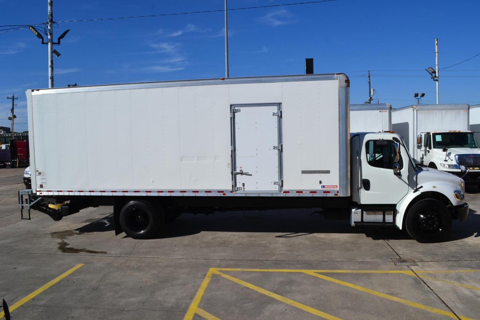 2019 WHITE /BLACK FREIGHTLINER M2-106 (3ALACWFC9KD) with an CUMMINS B6.7L 240HP engine, ALLISON 2500RDS AUTOMATIC transmission, located at 9172 North Fwy, Houston, TX, 77037, (713) 910-6868, 29.887470, -95.411903 - 26,000 LB GVWR NON CDL, MORGAN 26FT BOX, HEIGHT 103" X WIDTH 102", MAXON 3,000 LB CAPACITY ALUMINUM LIFT GATE, AIR RIDE SUSPENSION, 90 GALLON FUEL TANK, EXHAUST BRAKE, COLLISION MITIGATION WITH LANE ASSIST, POWER WINDOWS & LOCKS - Photo#3