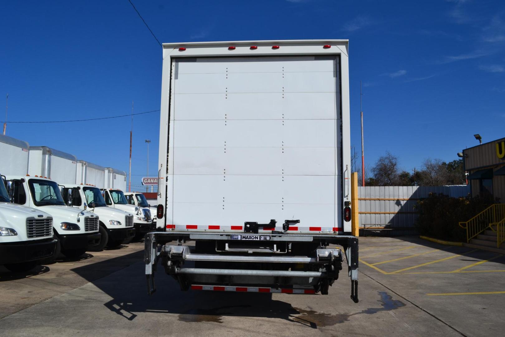 2019 WHITE /BLACK FREIGHTLINER M2-106 (3ALACWFC9KD) with an CUMMINS B6.7L 240HP engine, ALLISON 2500RDS AUTOMATIC transmission, located at 9172 North Fwy, Houston, TX, 77037, (713) 910-6868, 29.887470, -95.411903 - 26,000 LB GVWR NON CDL, MORGAN 26FT BOX, HEIGHT 103" X WIDTH 102", MAXON 3,000 LB CAPACITY ALUMINUM LIFT GATE, AIR RIDE SUSPENSION, 90 GALLON FUEL TANK, EXHAUST BRAKE, COLLISION MITIGATION WITH LANE ASSIST, POWER WINDOWS & LOCKS - Photo#5