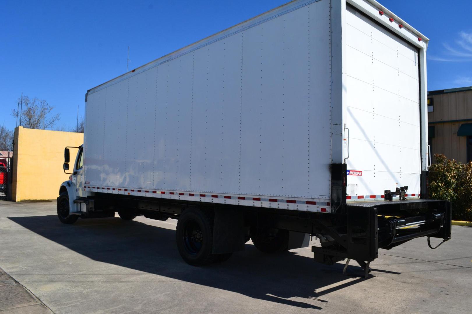 2018 WHITE /BLACK FREIGHTLINER M2-106 (3ALACWDTXJD) with an CUMMINS ISB 6.7L 240HP engine, ALLISON 2500RDS AUTOMATIC transmission, located at 9172 North Fwy, Houston, TX, 77037, (713) 910-6868, 29.887470, -95.411903 - 26,000 LB GVWR NON CDL, MORGAN 26 FT BOX, HEIGHT 103" X WIDTH 102", WALTCO 3,000 LB CAPACITY ALUMINUM LIFT GATE, AIR RIDE SUSPENSION, - Photo#6