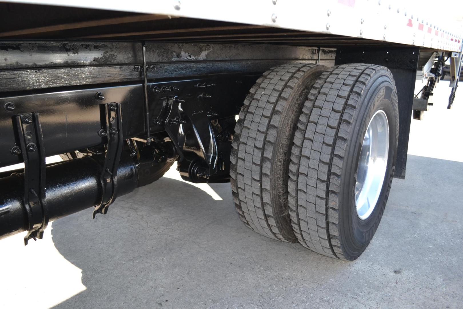 2019 YELLOW /BLACK FREIGHTLINER M2-106 (3ALACWFC7KD) with an CUMMINS B6.7L 220HP engine, EATON FULLER PROCISION AUTOMATIC transmission, located at 9172 North Fwy, Houston, TX, 77037, (713) 910-6868, 29.887470, -95.411903 - 26,000 LB GVWR NON CDL, MORGAN 26 FT BOX, HEIGHT 103" X WIDTH 102", AIR RIDE SUSPENSION, ALUMINUM WHEELS, 80 GALLON FUEL TANK, MAXON 3,000 LB CAPACITY ALUMINUM LIFT GATE, - Photo#10