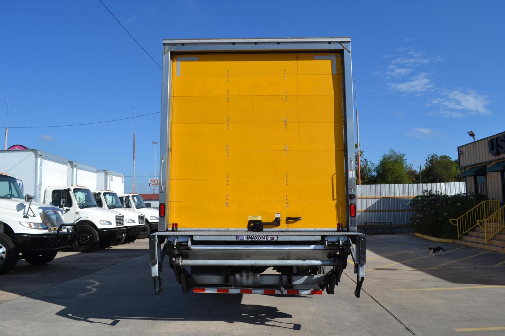 2019 YELLOW /BLACK FREIGHTLINER M2-106 (3ALACWFC7KD) with an CUMMINS B6.7L 220HP engine, EATON FULLER PROCISION AUTOMATIC transmission, located at 9172 North Fwy, Houston, TX, 77037, (713) 910-6868, 29.887470, -95.411903 - 26,000 LB GVWR NON CDL, MORGAN 26 FT BOX, HEIGHT 103" X WIDTH 102", AIR RIDE SUSPENSION, ALUMINUM WHEELS, 80 GALLON FUEL TANK, MAXON 3,000 LB CAPACITY ALUMINUM LIFT GATE, - Photo#5