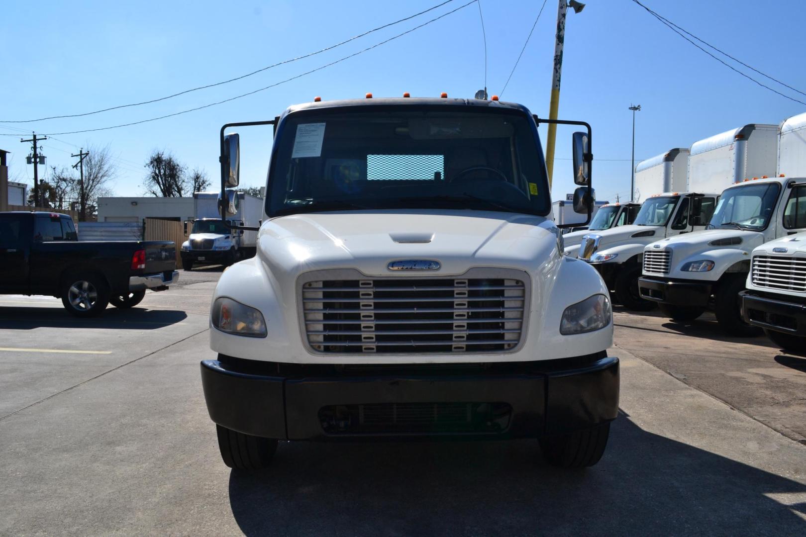 2014 WHITE /BLACK FREIGHTLINER M2-106 with an CUMMINS ISB 6.7L 220HP engine, ALLISON 2100 RDS transmission, located at 9172 North Fwy, Houston, TX, 77037, (713) 910-6868, 29.887470, -95.411903 - 26,000 LB GVWR NON CDL, 24 FT FLATBED X 100" WIDE, AIR RIDE SUSPENSION, DUAL 50 GALLON FUEL TANKS - Photo#1