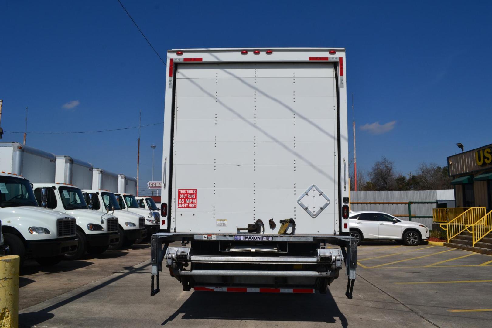 2019 WHITE /BLACK INTERNATIONAL 4300 (1HTMMMML9KH) with an CUMMINS B6.7L 240HP engine, ALLISON 2500RDS AUTOMATIC transmission, located at 9172 North Fwy, Houston, TX, 77037, (713) 910-6868, 29.887470, -95.411903 - 25,999 LB GVWR NON CDL, 26 FT BOX X HEIGHT 103" X WIDTH 102", 3,000 LB CAPACITY ALUMINUM LIFT GATE, AIR RIDE SUSPENSION, EXHAUST BRAKE, 90 GALLON FUEL TANK, COLLISION MITIGATION WITH LANE ASSIST, POWER WINDOWS & LOCKS - Photo#4