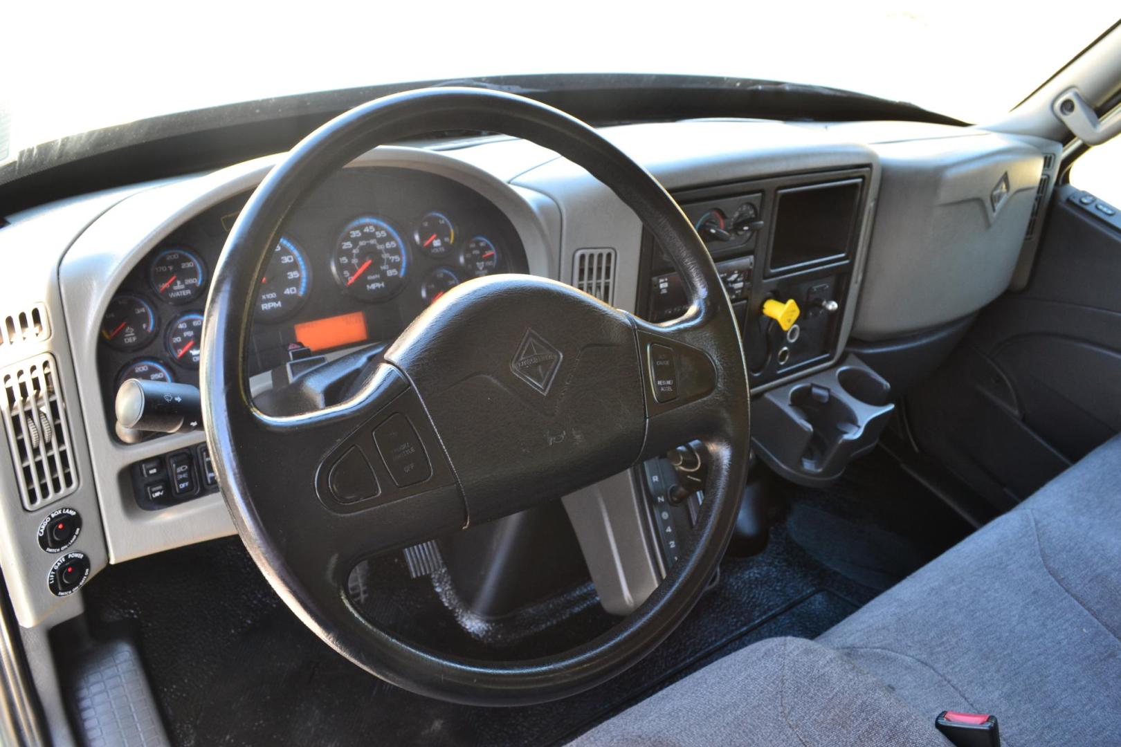 2017 WHITE /GRAY INTERNATIONAL 4300 (1HTMMMML9HH) with an CUMMINS ISB 6.7L 240HP engine, ALLISON 2200RDS AUTOMATIC transmission, located at 9172 North Fwy, Houston, TX, 77037, (713) 910-6868, 29.887470, -95.411903 - 25,999 LB GVWR, MORGAN 26 FT BOX , HEIGHT 103" X WIDTH 102", WALTCO 4,500 CAPACITY BI-FOLD LIFT GATE, AIR RIDE SUSPENSION, 90 GALLON FUEL TANK, POWER WINDOWS & LOCKS - Photo#15