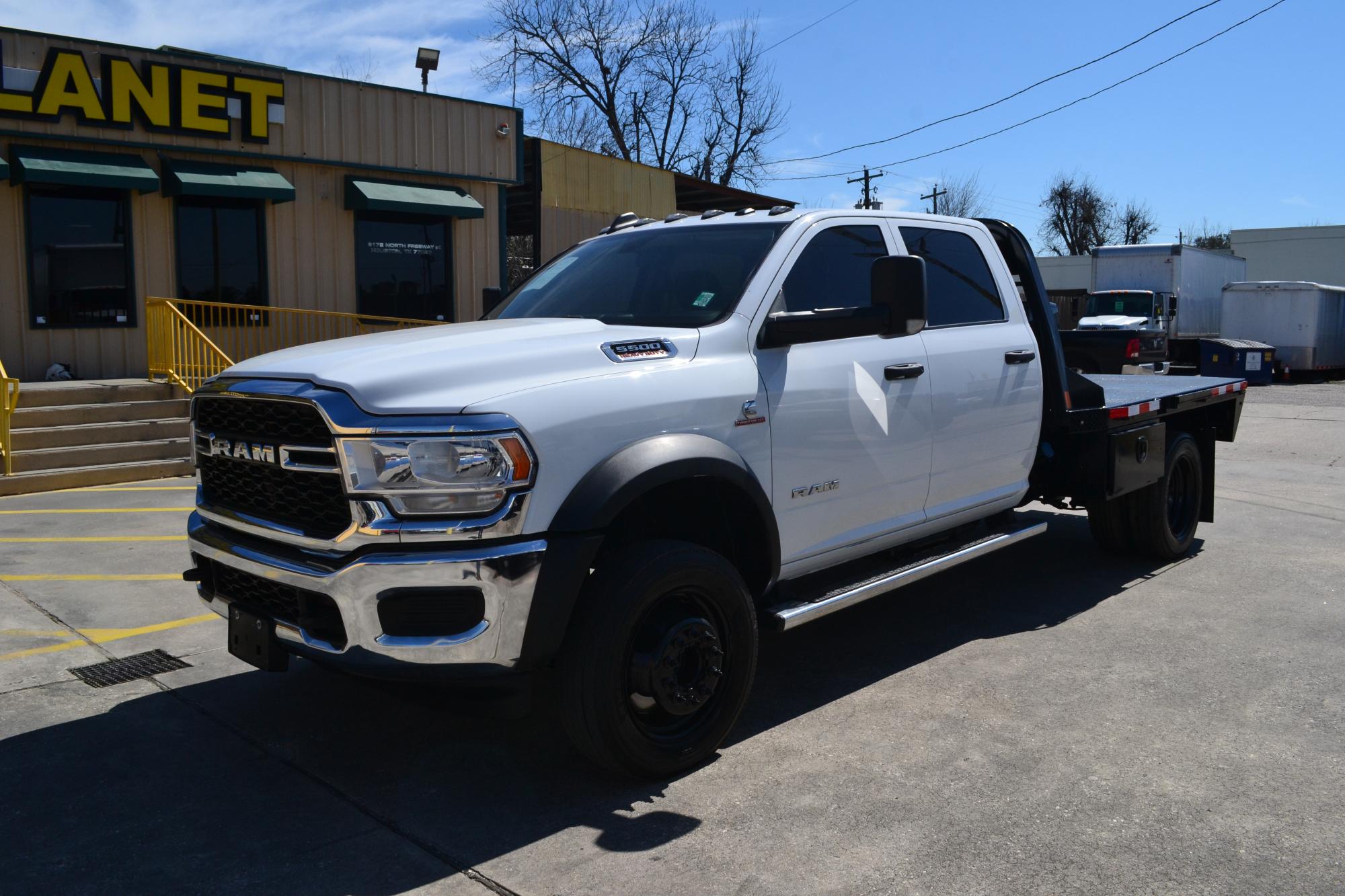 photo of 2020 RAM 5500 TRADESMAN 9 FT FLATBED 